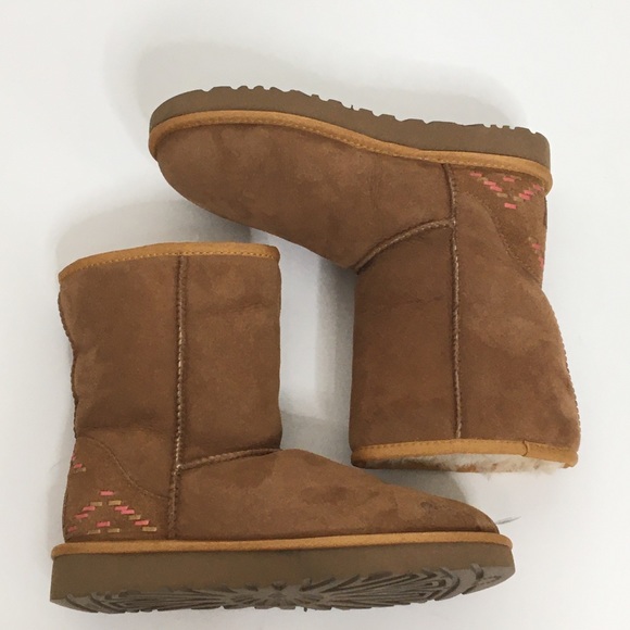 UGG Classic Suede Rustic Weave Boots - Picture 6 of 11